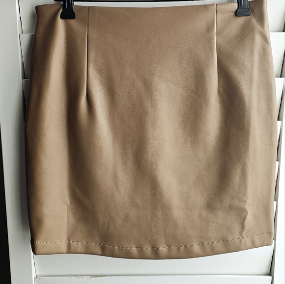 Heartloom Vegan Leather Sonja Mini Wrap Skirt Tan Brown Beige size M - Picture 7 of 9